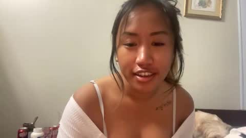 viviandela97 online show from April 22, 2026, 3:42 am