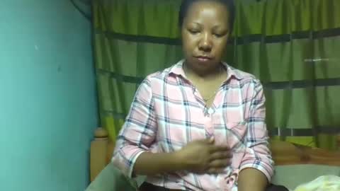 Snapshot of viviane0812 chatting on September 29, 2025, 12:43 pm viviane0812 online show from September 29, 2025, 12:43 pm