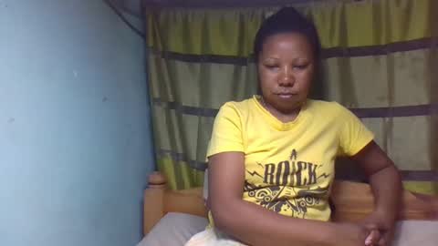 Snapshot of viviane0812 chatting on October 18, 2025, 12:57 am viviane0812 online show from October 18, 2025, 12:57 am