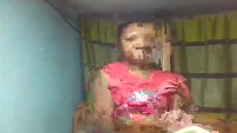 Snapshot of viviane0812 chatting on October 24, 2025, 8:38 pm viviane0812 online show from October 24, 2025, 8:38 pm