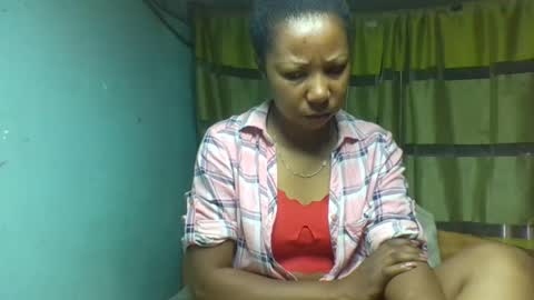 Snapshot of viviane0812 chatting on November 18, 2025, 11:25 am viviane0812 online show from November 18, 2025, 11:25 am