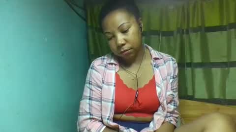 Snapshot of viviane0812 chatting on November 20, 2025, 11:37 pm viviane0812 online show from November 20, 2025, 11:37 pm