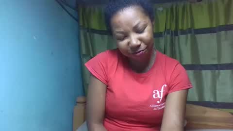 Snapshot of viviane0812 chatting on December 2, 2025, 1:11 am viviane0812 online show from December 2, 2025, 1:11 am