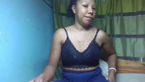 Snapshot of viviane0812 chatting on December 3, 2025, 6:10 am viviane0812 online show from December 3, 2025, 6:10 am