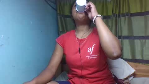 Snapshot of viviane0812 chatting on December 14, 2025, 10:14 pm viviane0812 online show from December 14, 2025, 10:14 pm