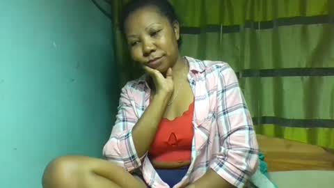 Snapshot of viviane0812 chatting on January 14, 2026, 12:05 am viviane0812 online show from January 14, 2026, 12:05 am