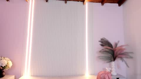 vivianowen9 online show from February 14, 2026, 11:40 am