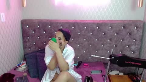 VivianRose online show from January 7, 2025, 2:31 am