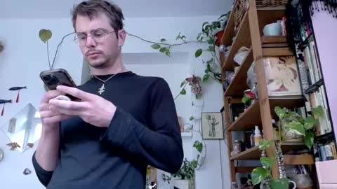 Snapshot of vivid_ether chatting on February 19, 2025, 9:06 am Viv online show from February 19, 2025, 9:06 am