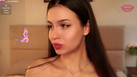 Nelly and Mari online show from September 24, 2025, 7:33 am