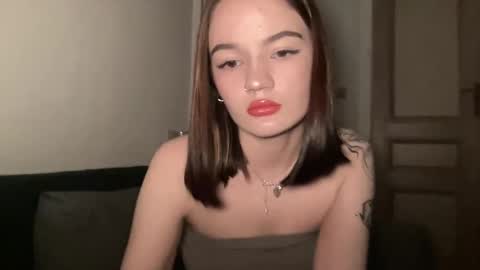 Snapshot of vivid_veronica chatting on February 22, 2025, 9:37 pm Vero online show from February 22, 2025, 9:37 pm