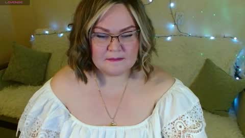Vivien online show from February 5, 2025, 8:46 pm