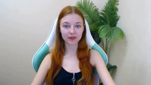 Vivien online show from March 6, 2025, 3:45 pm