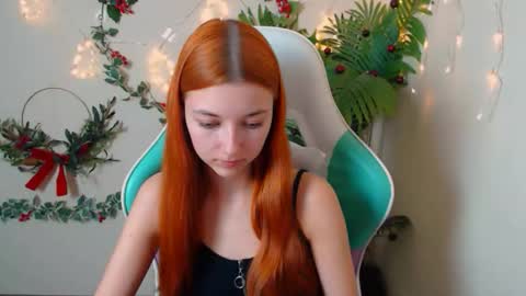 Vivien online show from December 4, 2025, 6:49 pm