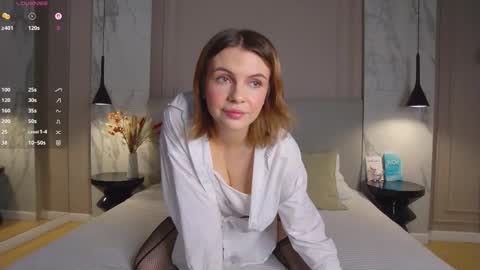 Sophia online show from March 19, 2026, 8:02 pm