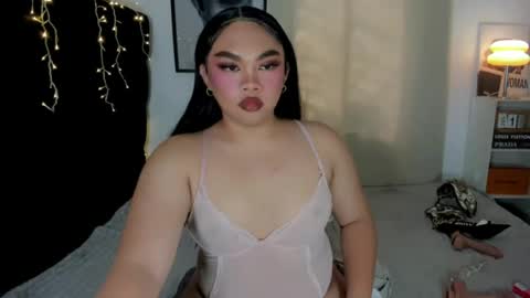 Snapshot of vivienne_monroe chatting on July 15, 2026, 1:22 am vivienne_monroe online show from July 15, 2026, 1:22 am