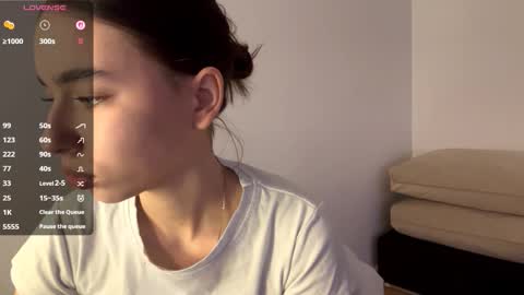 Vivi online show from January 12, 2026, 7:02 am