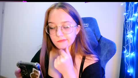 vivivivikkie online show from April 26, 2026, 8:50 pm