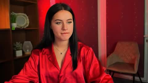 vivy_star online show from November 12, 2025, 7:24 pm