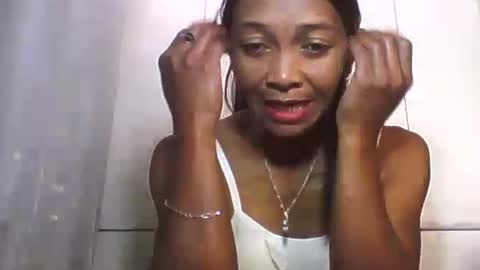 Snapshot of vixen_lina chatting on July 14, 2026, 6:51 am vixen_lina online show from July 14, 2026, 6:51 am