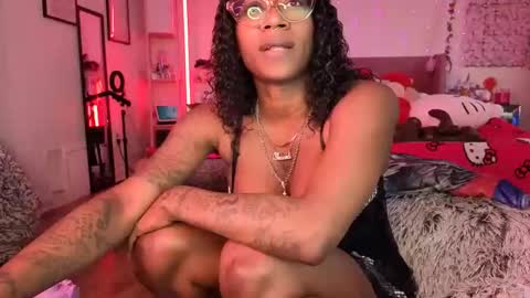 Snapshot of vixencapri chatting on March 2, 2026, 6:37 pm Vixen Capri online show from March 2, 2026, 6:37 pm