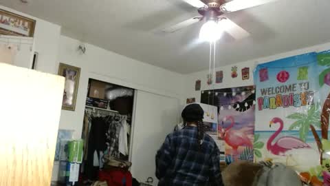 Snapshot of vixenfyre chatting on February 20, 2025, 4:07 am Vixen Fyre online show from February 20, 2025, 4:07 am