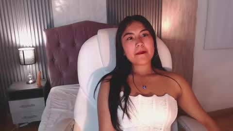 Snapshot of vixennilo chatting on October 8, 2025, 3:48 am Vi online show from October 8, 2025, 3:48 am