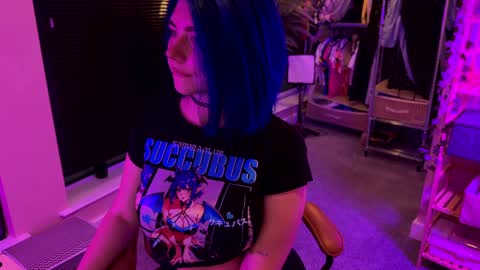 Polly  Online mostly at 9pm-2am UK Time online show from October 3, 2025, 5:54 pm