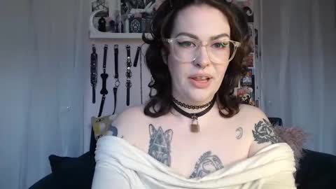 Snapshot of vixinvvitch chatting on May 6, 2026, 3:06 pm VIXIN online show from May 6, 2026, 3:06 pm