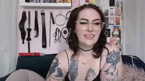 Snapshot of vixinvvitch chatting on July 8, 2026, 5:06 pm VIXIN online show from July 8, 2026, 5:06 pm