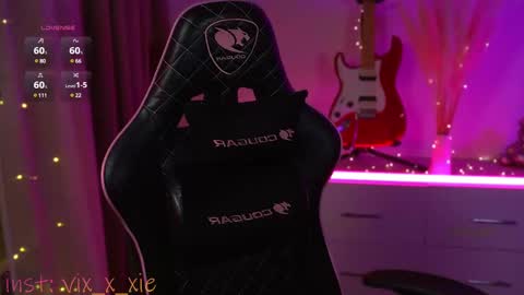 vixxxiee online show from March 5, 2025, 10:43 pm