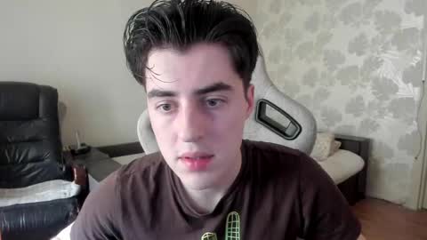 Snapshot of vlad1605 chatting on May 10, 2026, 10:53 am Martin online show from May 10, 2026, 10:53 am