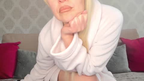 Snapshot of vladax555 chatting on January 29, 2025, 2:40 am VLADAX555 online show from January 29, 2025, 2:40 am