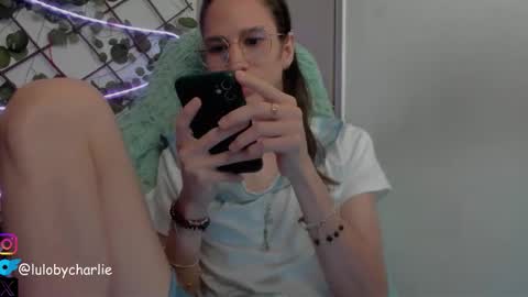 vodkadelulo online show from February 4, 2026, 7:09 pm