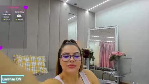 von_dee online show from September 27, 2025, 5:23 am