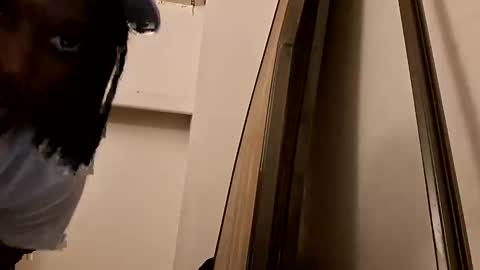 vonnieeb2x online show from September 28, 2025, 4:29 am