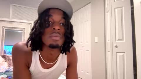 vonnieeb2x online show from October 15, 2025, 5:18 am