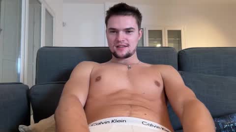 Snapshot of vouvoucouple chatting on December 18, 2025, 6:47 pm Tim online show from December 18, 2025, 6:47 pm