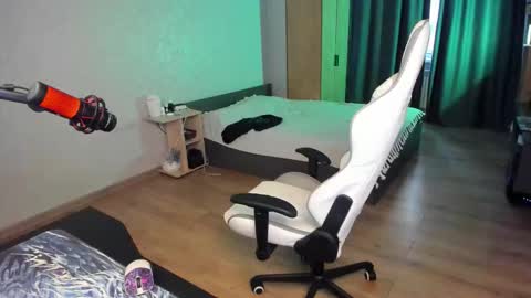 Snapshot of vova_belkin_ chatting on October 29, 2025, 9:33 am vova online show from October 29, 2025, 9:33 am