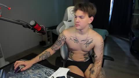 Snapshot of vova_belkin_ chatting on November 7, 2025, 10:15 am vova online show from November 7, 2025, 10:15 am