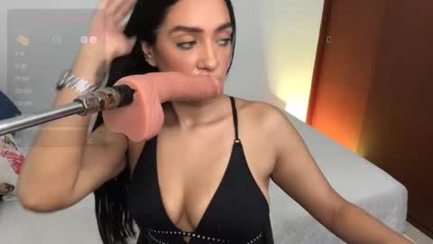 Snapshot of vsantini_ chatting on December 13, 2024, 3:00 pm vsantini_ online show from December 13, 2024, 3:00 pm