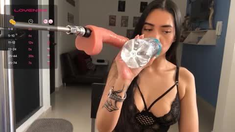 Snapshot of vsantini_ chatting on March 3, 2025, 8:00 pm vsantini_ online show from March 3, 2025, 8:00 pm