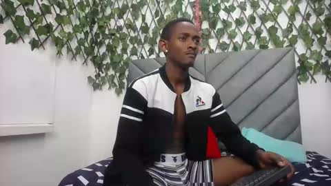 vsleyandlunaper online show from February 23, 2026, 3:15 am