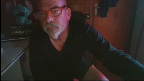 oscar online show from October 30, 2025, 7:25 pm