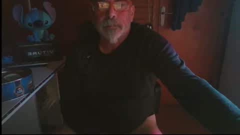 oscar online show from November 8, 2025, 6:51 pm