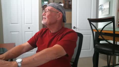 Vueuorme online show from December 8, 2024, 4:39 pm