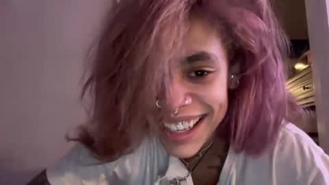 Snapshot of vveejay48826 chatting on October 22, 2025, 6:24 am vveejay online show from October 22, 2025, 6:24 am