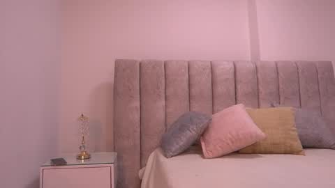 Violeta online show from December 3, 2025, 3:03 am