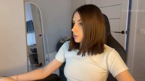 Snapshot of vx_arina chatting on June 6, 2026, 11:04 am Arina online show from June 6, 2026, 11:04 am