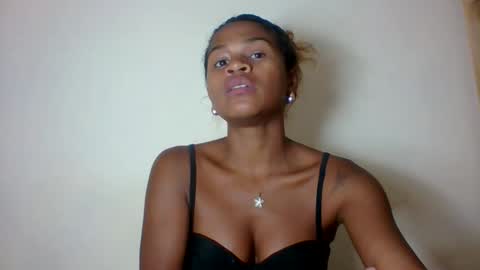 vynarahot online show from May 2, 2026, 6:13 pm